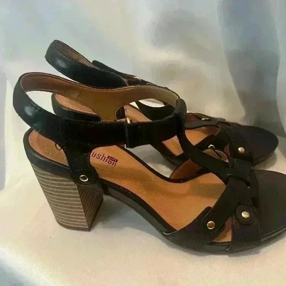 CLARKS
Collection Women's Banoy Valtina Dress Sandals Black Size 8n - Picture 4 of 7